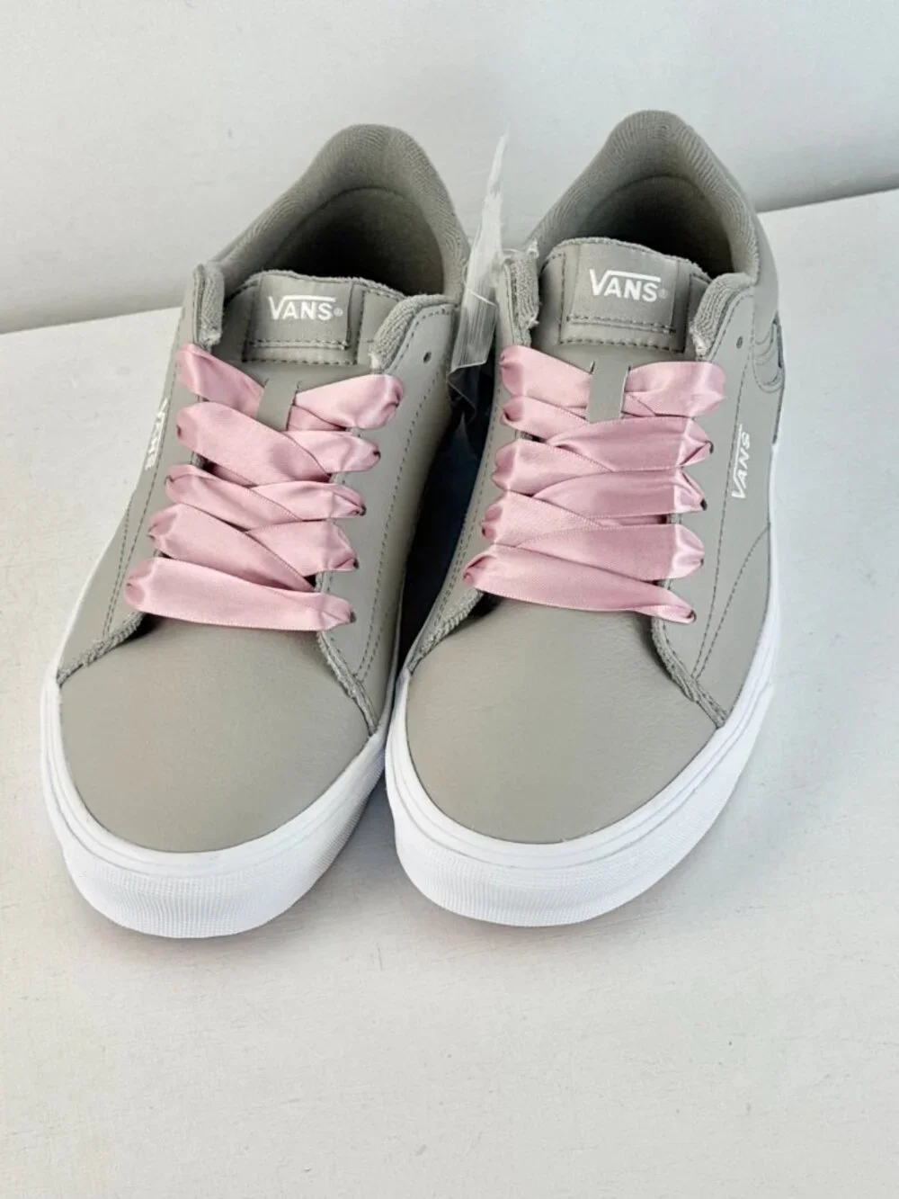 Women's 10 - VANS Seldan Platform Gray Sneaker with Lace Up Closure
